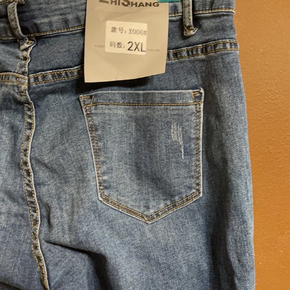 Ripped Blue jeans - Picture 6 of 7